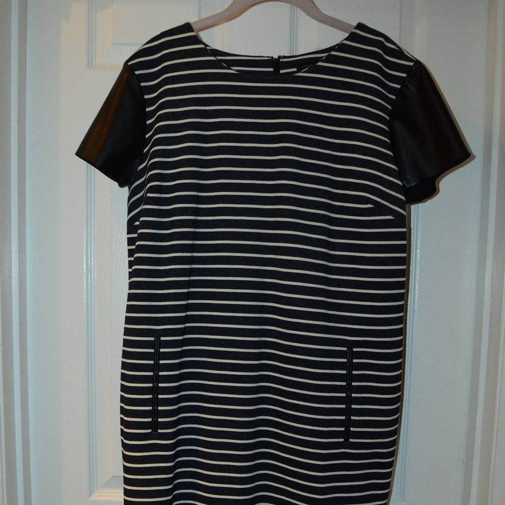 Anne Taylor Cute Casual Dress~Size Large~Navy & White Stripes~Hidden Zipper